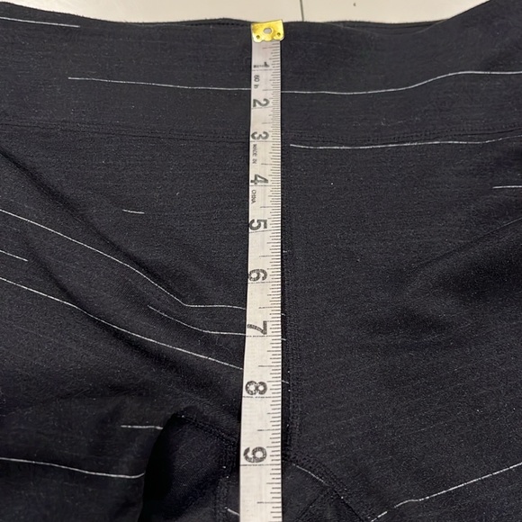 Fabletics leggings waist 15 inches - Picture 5 of 6